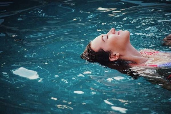 Location d'appartement pour le ski avec piscine : Détente et glisse combinées