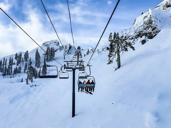 Station de ski familiale dans les Alpes : Des vacances adaptées à tous les membres de la famille